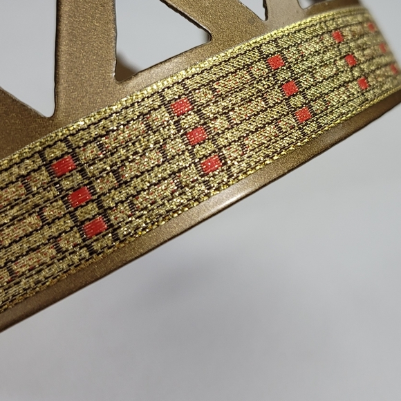 The Christmas Crown Steel Tree Topper - Picture 5 of 15